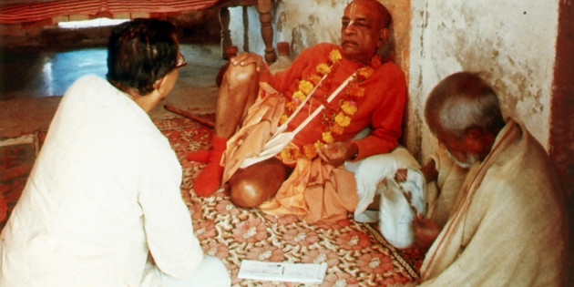 SP-041 Prabhupada Sitting in Indan Room With Godbrother